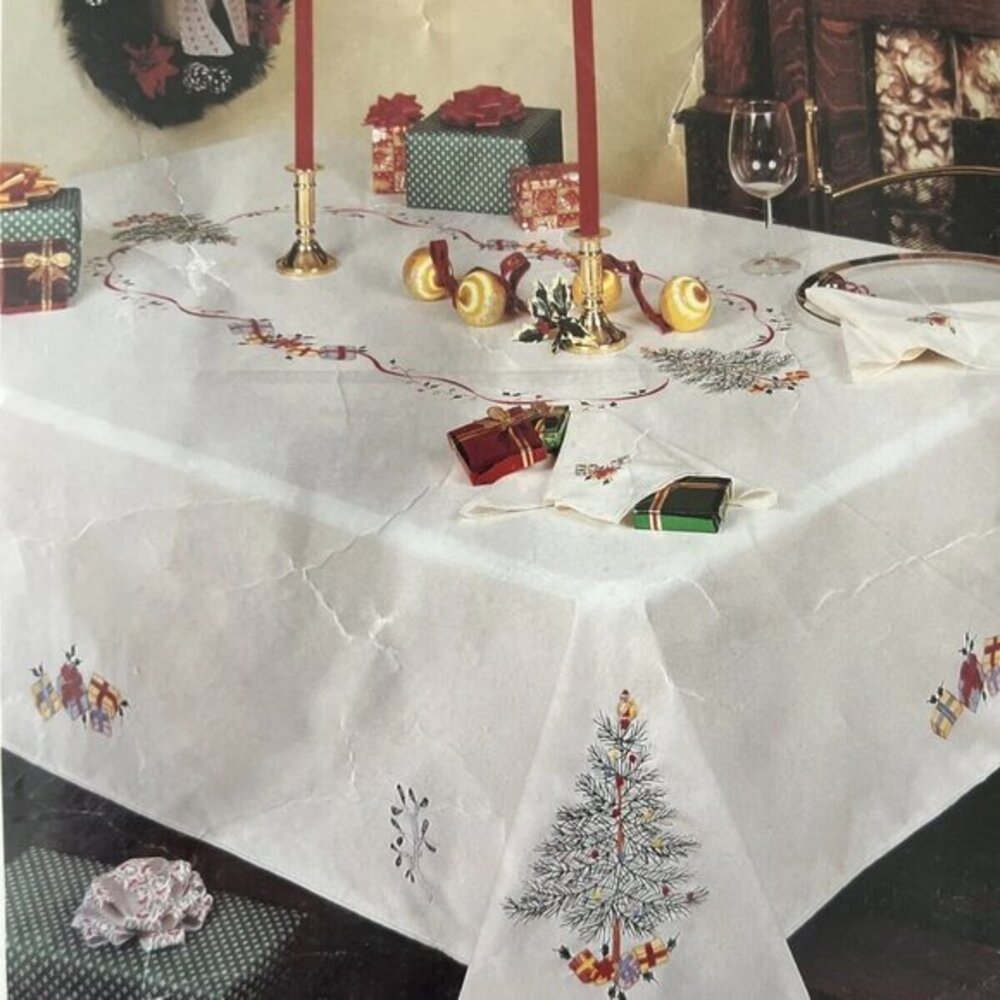 Vintage Tablecloth Linen Jabara Christmas Tree Holiday Embroidered & 8 napkins